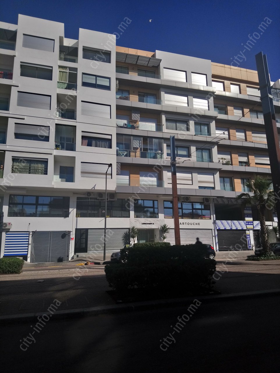 Résidence Longchamps D le bâtiment à Casablanca, Maroc CityInfo