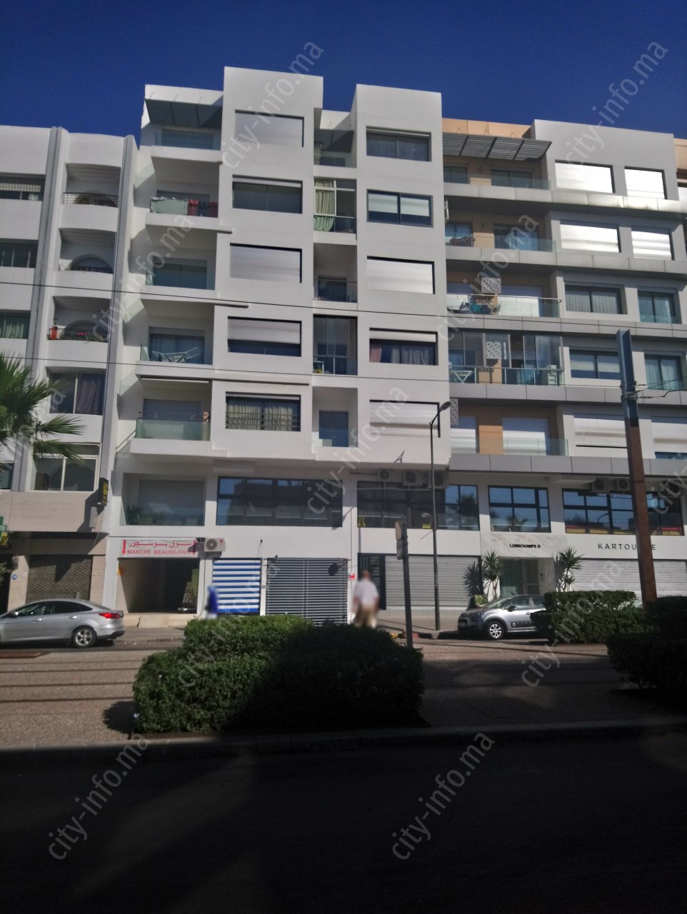 Résidence Longchamps D le bâtiment à Casablanca, Maroc CityInfo